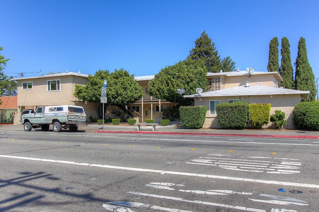 Link Lane Apartments - Photo 2 of 17