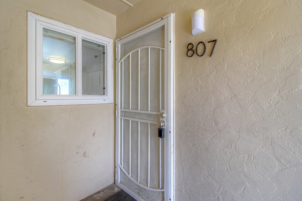 Link Lane Apartments - Photo 5 of 17
