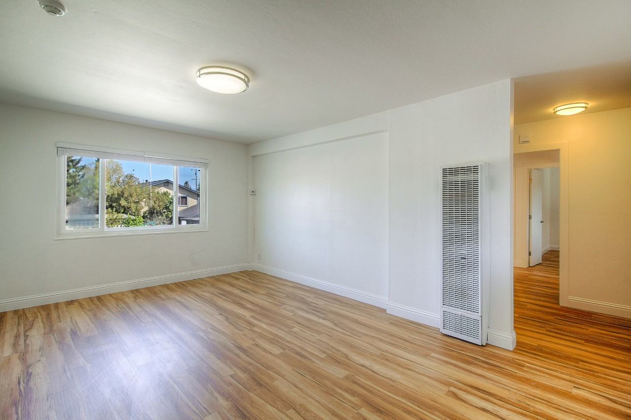 Link Lane Apartments - Photo 7 of 17