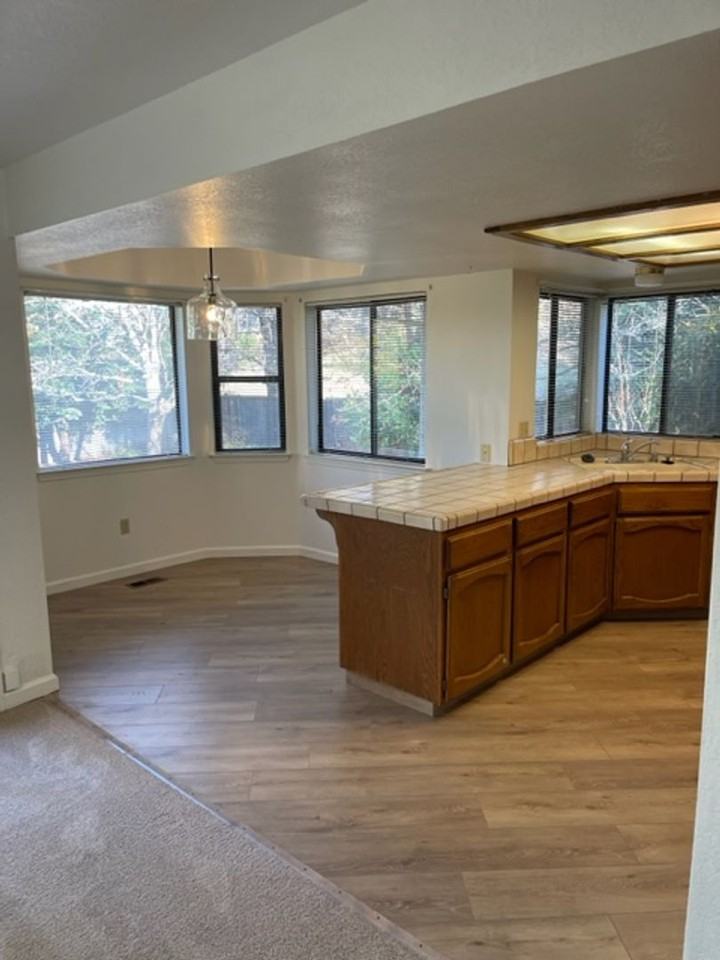 3706 Mount Ashland Ave - Photo 6 of 22