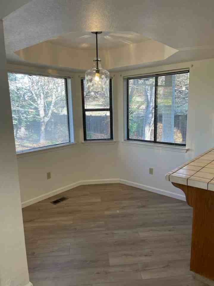 3706 Mount Ashland Ave - Photo 7 of 22