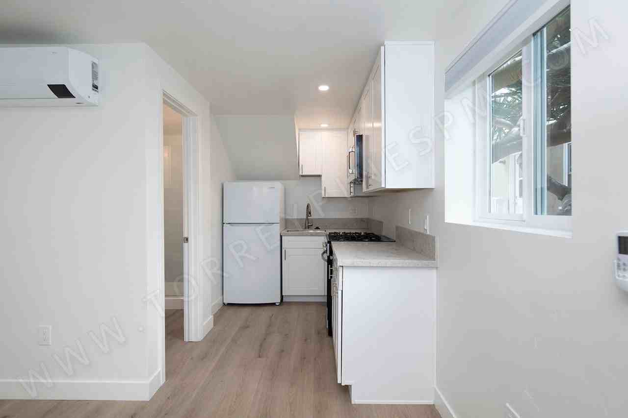 4950 1/2 Del Mar Ave - Photo 2 of 9