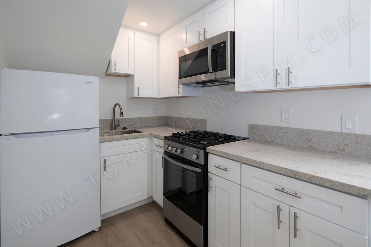 4950 1/2 Del Mar Ave - Photo 4 of 9