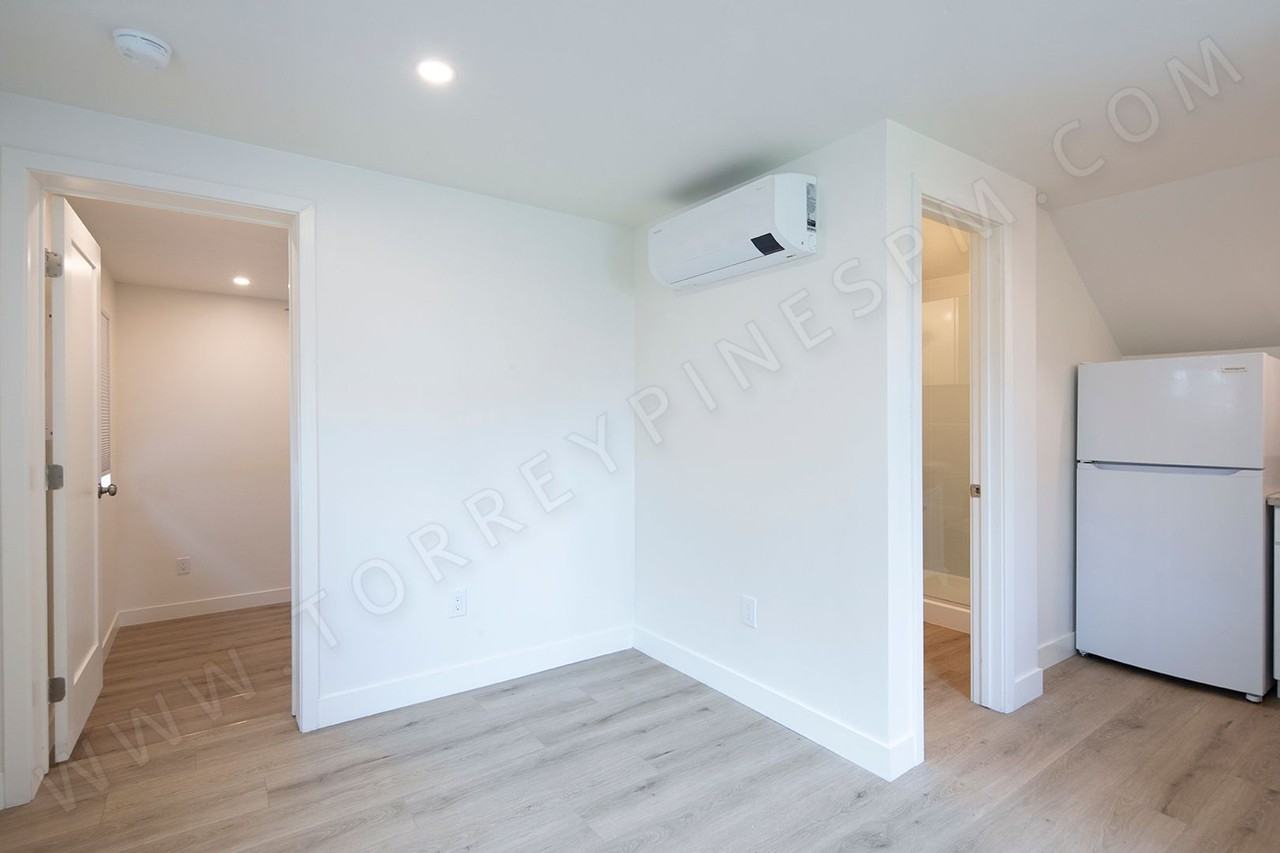 4950 1/2 Del Mar Ave - Photo 7 of 9