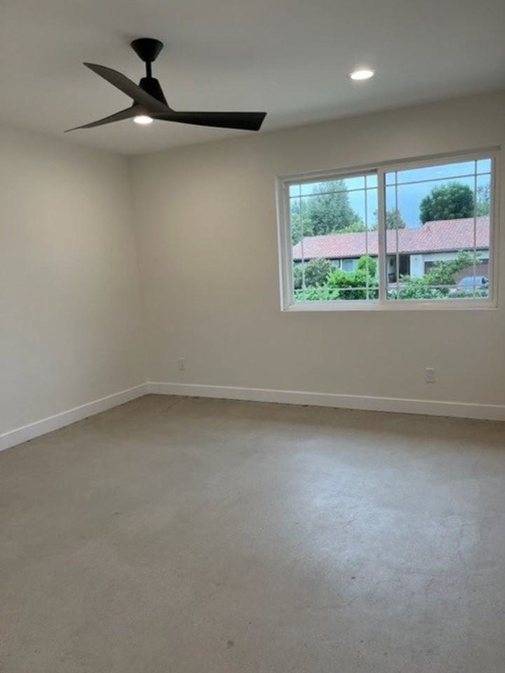 3276 Valarie Ave - Photo 5 of 10