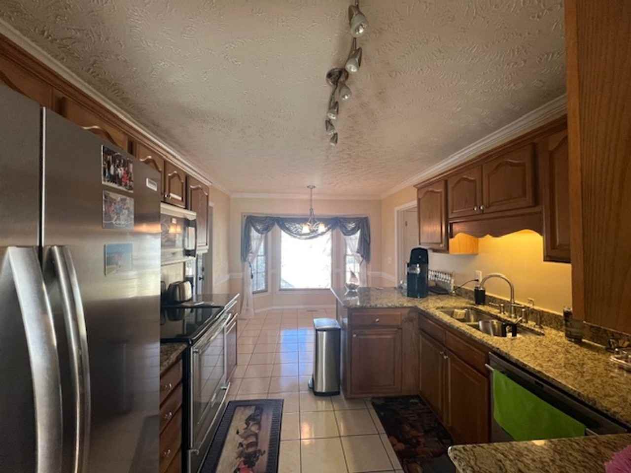 5912 Armour Ave - Photo 5 of 31