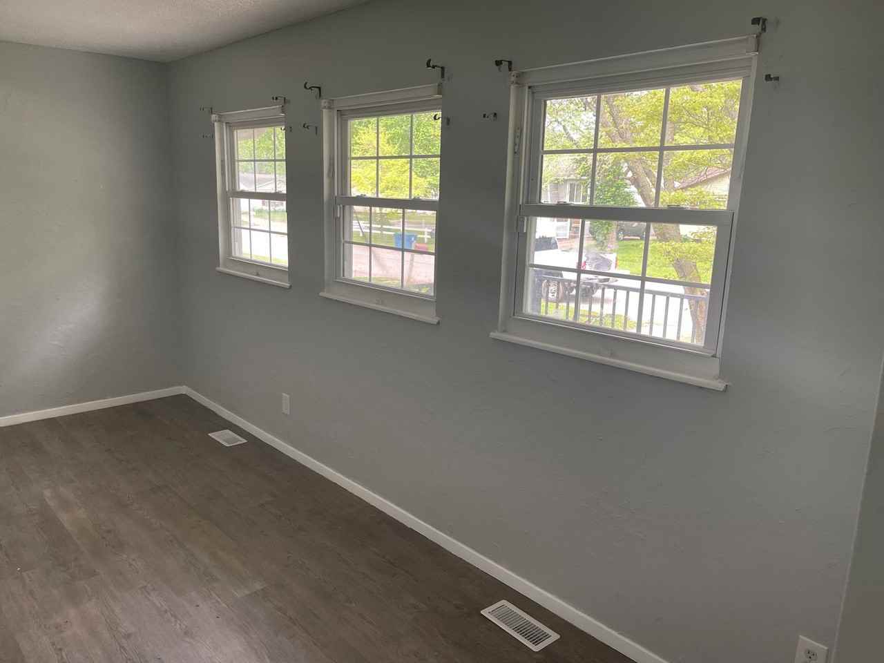 2017 Stanhope Rd - Photo 2 of 8