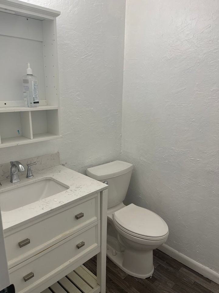 2017 Stanhope Rd - Photo 3 of 8