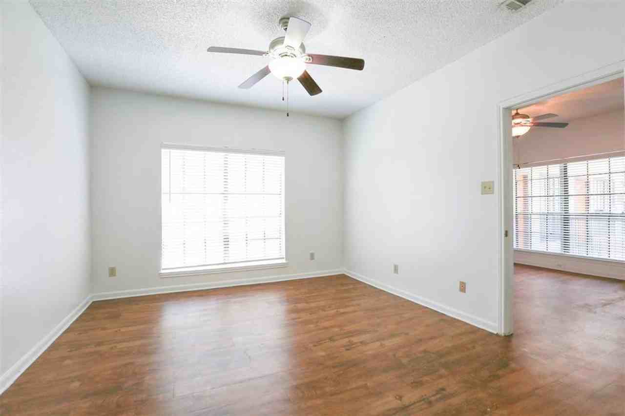 912 W 22nd St #106 - Photo 3 of 12