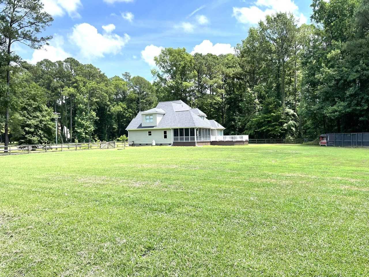 2320 Woodhurst Ln - Photo 2 of 23