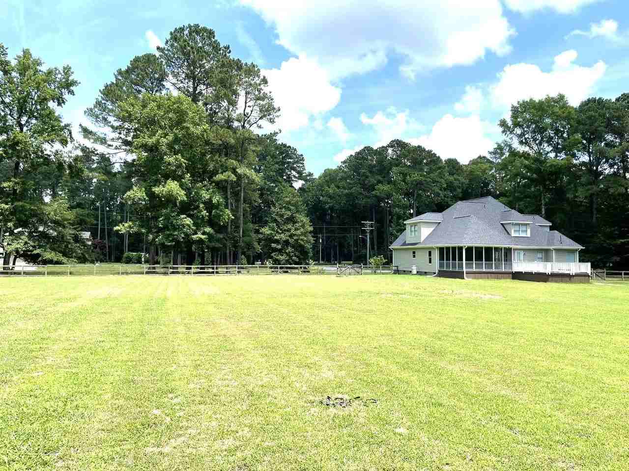 2320 Woodhurst Ln - Photo 3 of 23