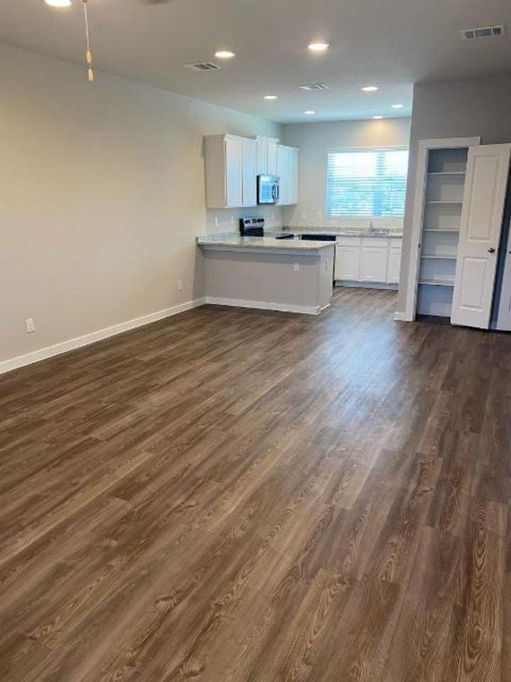 13306 Rowdy Cove - Photo 2 of 11