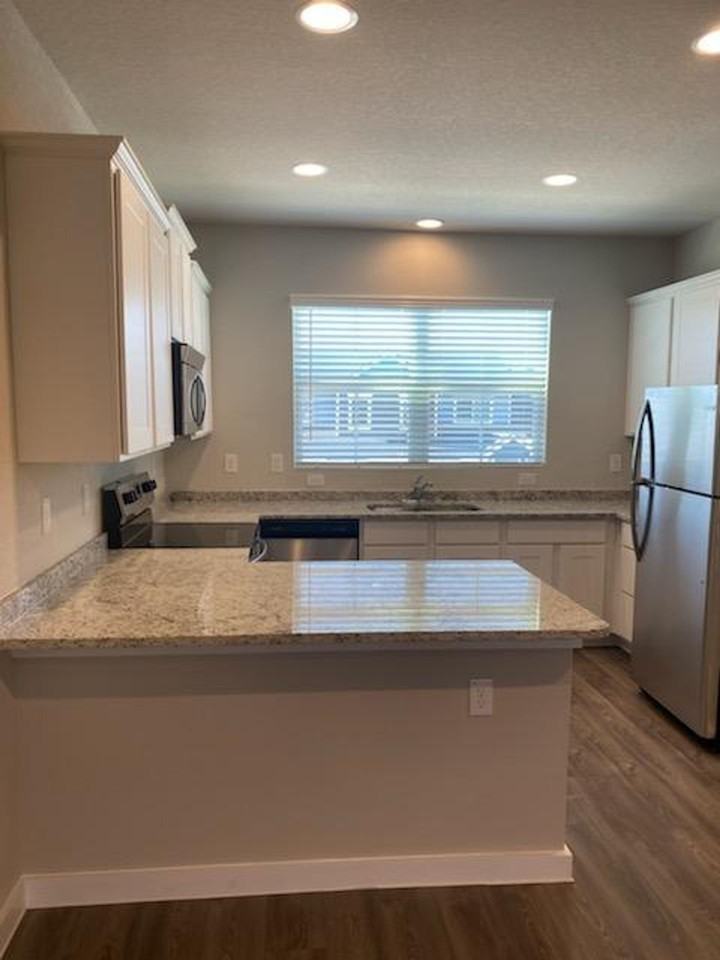 13306 Rowdy Cove - Photo 3 of 11