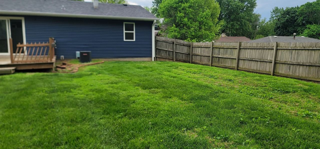 5704 S 17th St - Photo 3 of 16