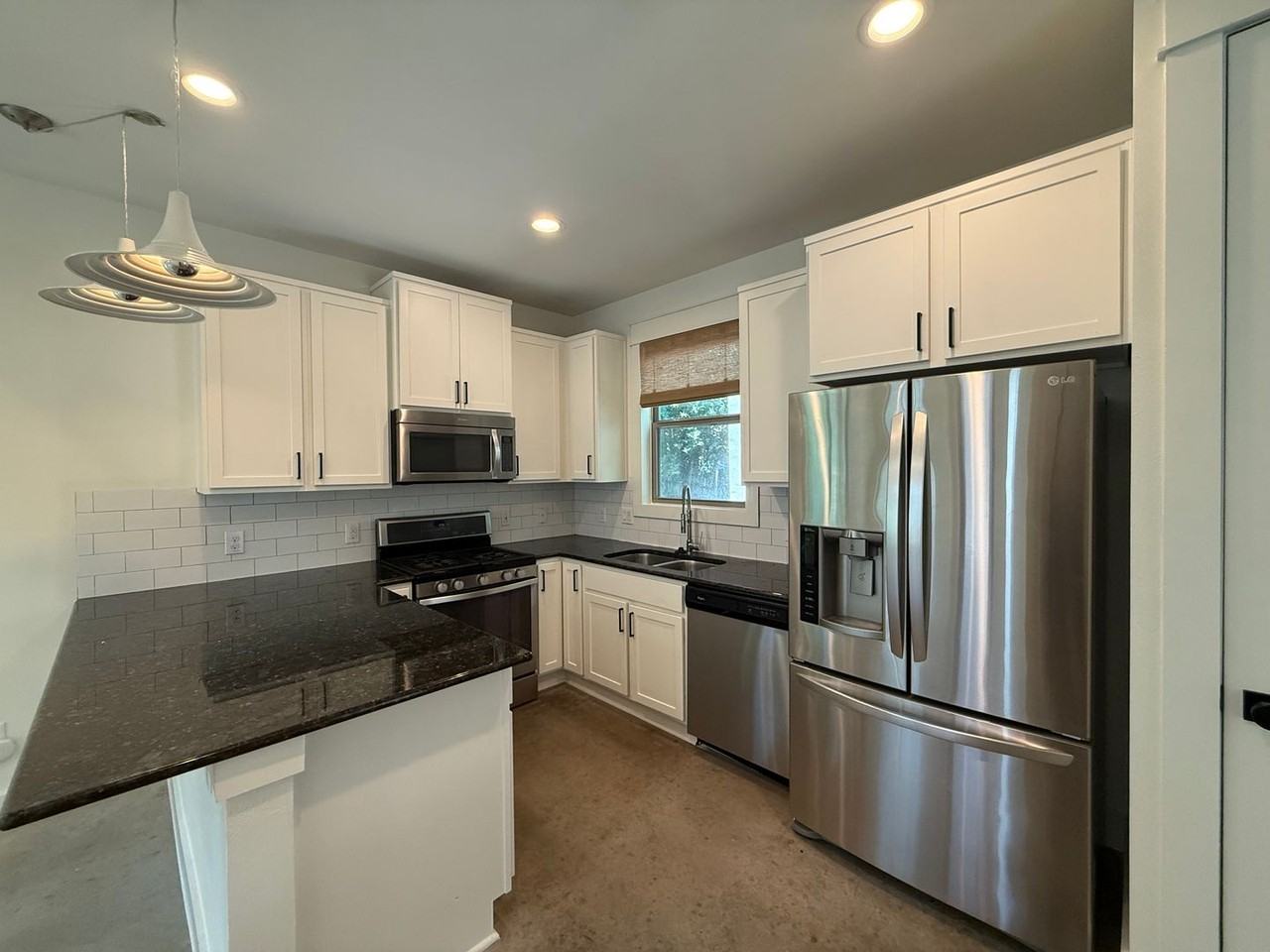 2200B E 16th St - Photo 5 of 20