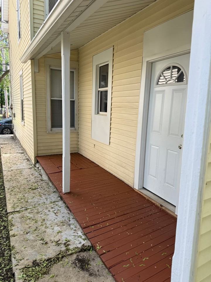 432 N Pitt St - Photo 2 of 29