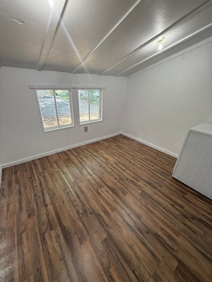432 N Pitt St - Photo 5 of 29