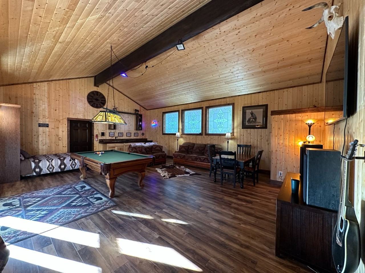 19111 Shoshone Rd - Photo 2 of 9