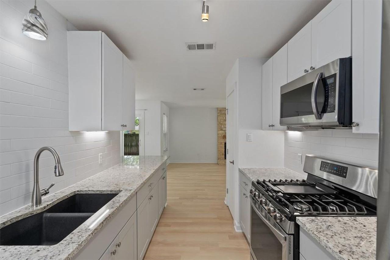 8907 Creekmont Cv - Photo 3 of 15