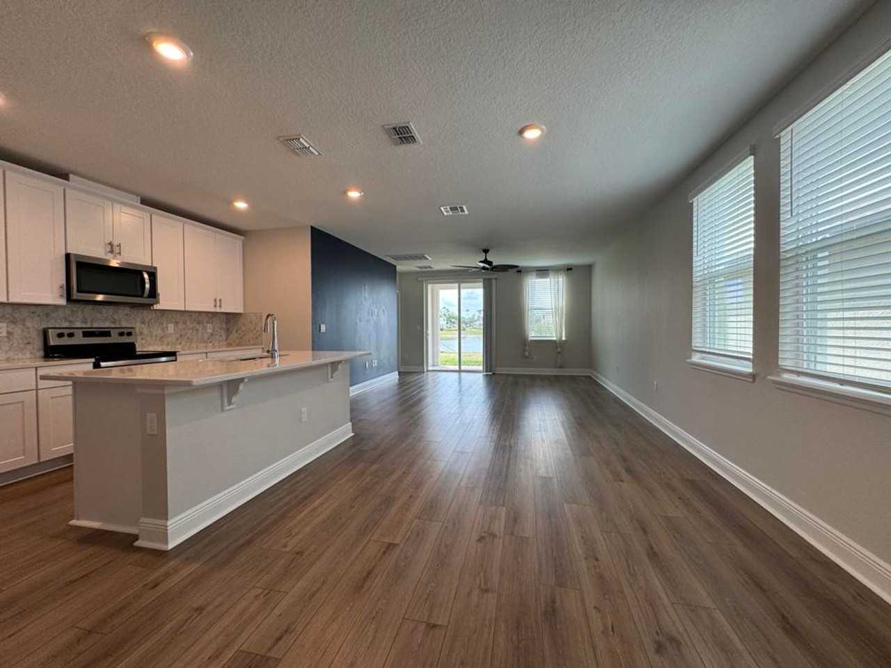 125 Links Terrace Blvd - Photo 5 of 34