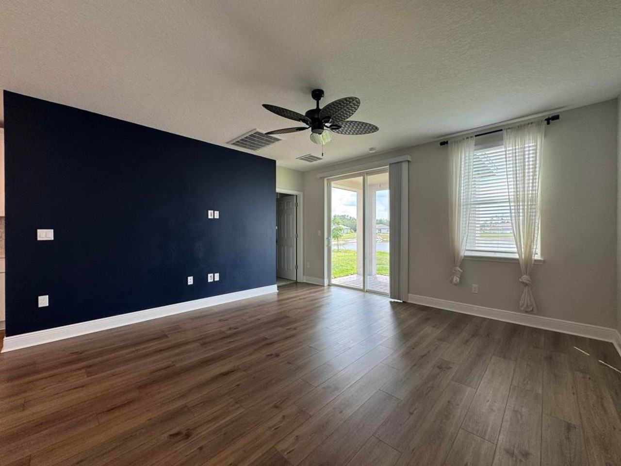 125 Links Terrace Blvd - Photo 6 of 34