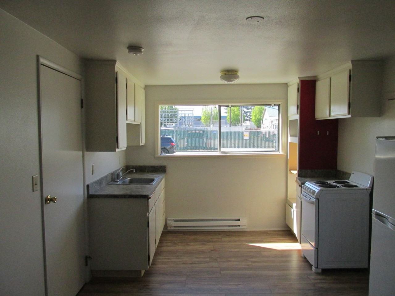 345 E Hazel Ave - Photo 3 of 11
