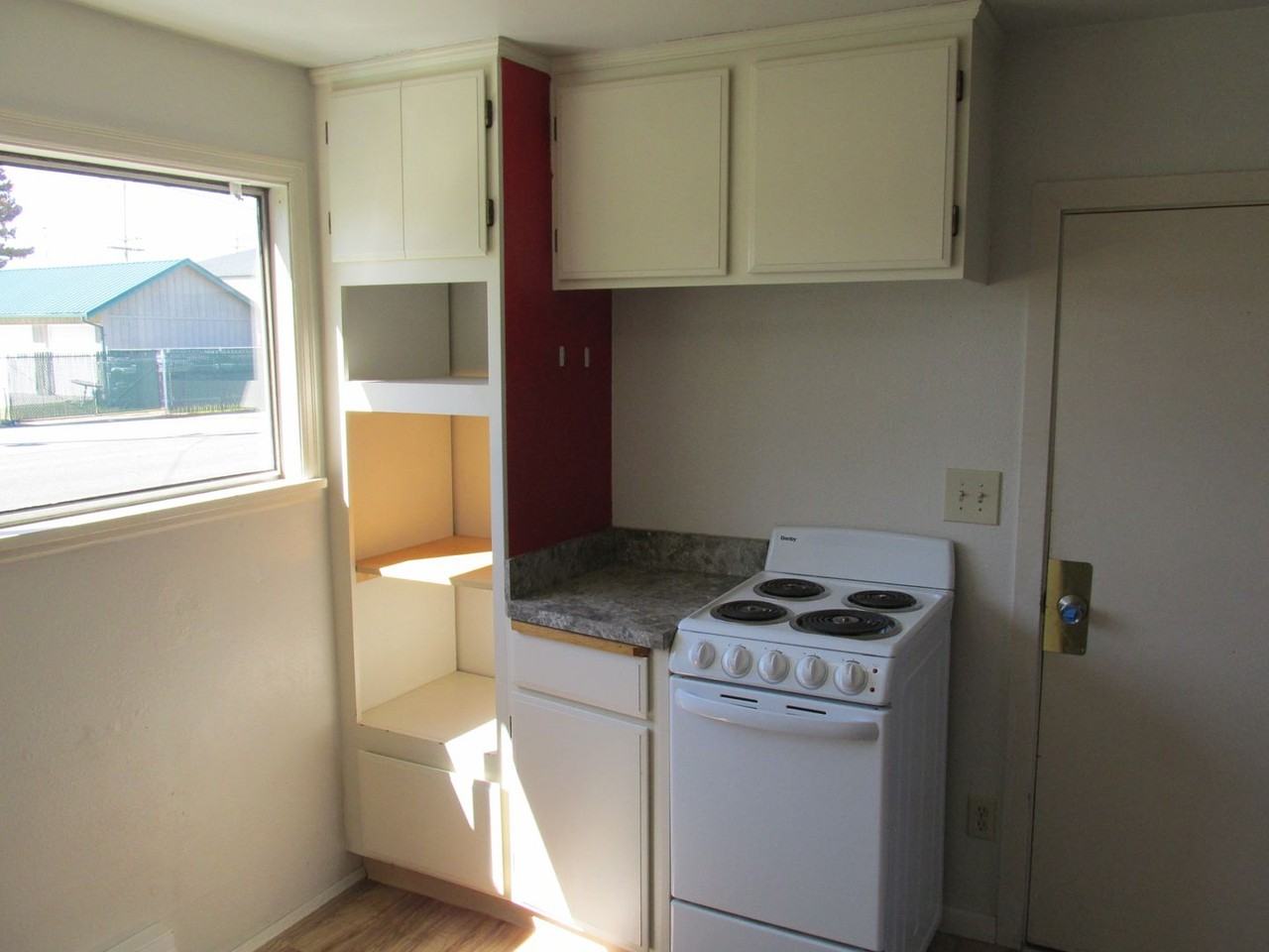 345 E Hazel Ave - Photo 5 of 11