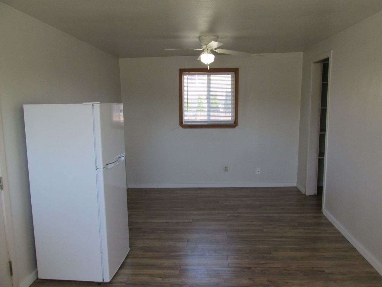 345 E Hazel Ave - Photo 6 of 11