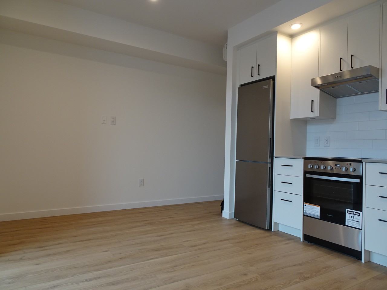 660 Cawston Ave #210 - Photo 4 of 15