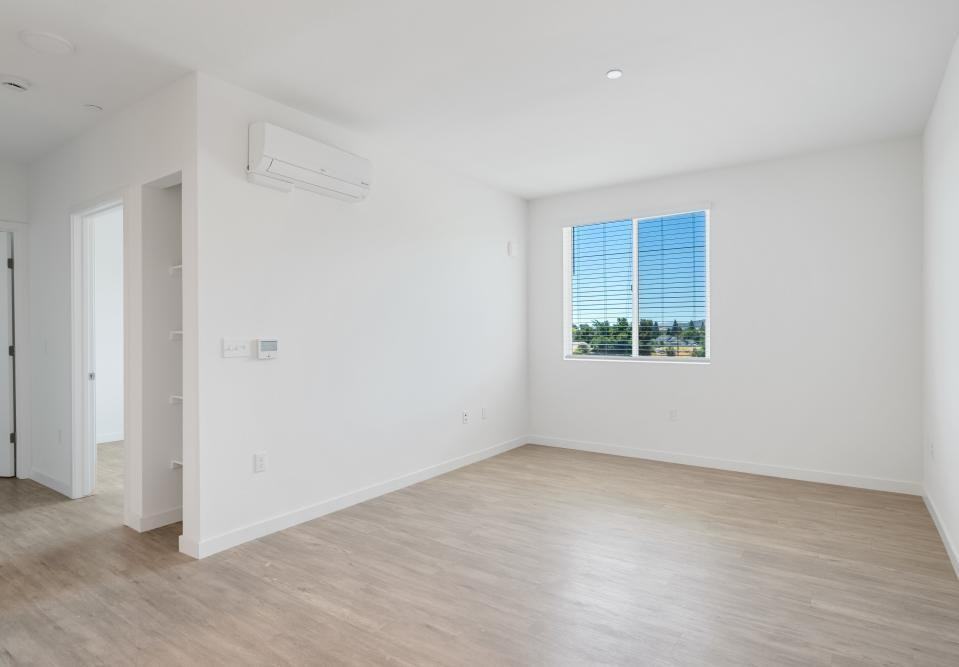 1520 Hecker Pass Rd - Photo 4 of 24