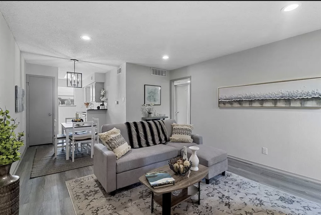 1810 North Garrett Avenue #258