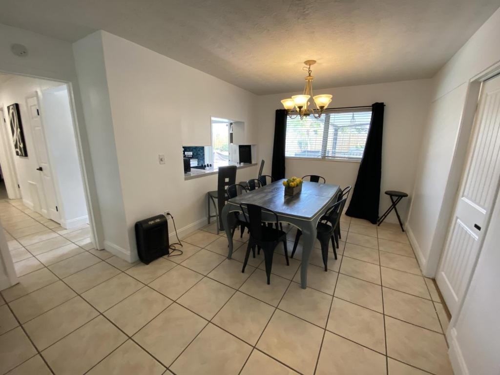 3307 20th Ave W - Photo 4 of 6