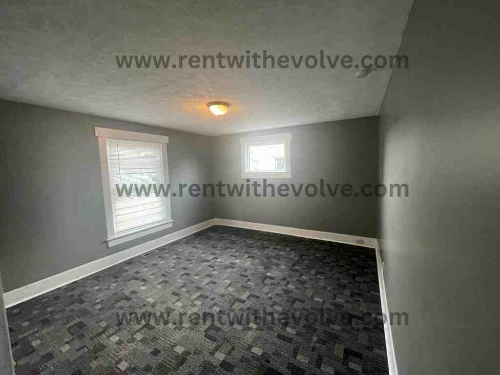 450 E Carl St - Photo 2 of 9