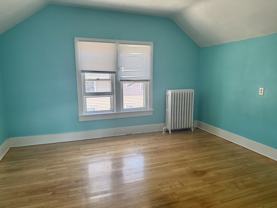 724 E Walnut St - Photo 1 of 1