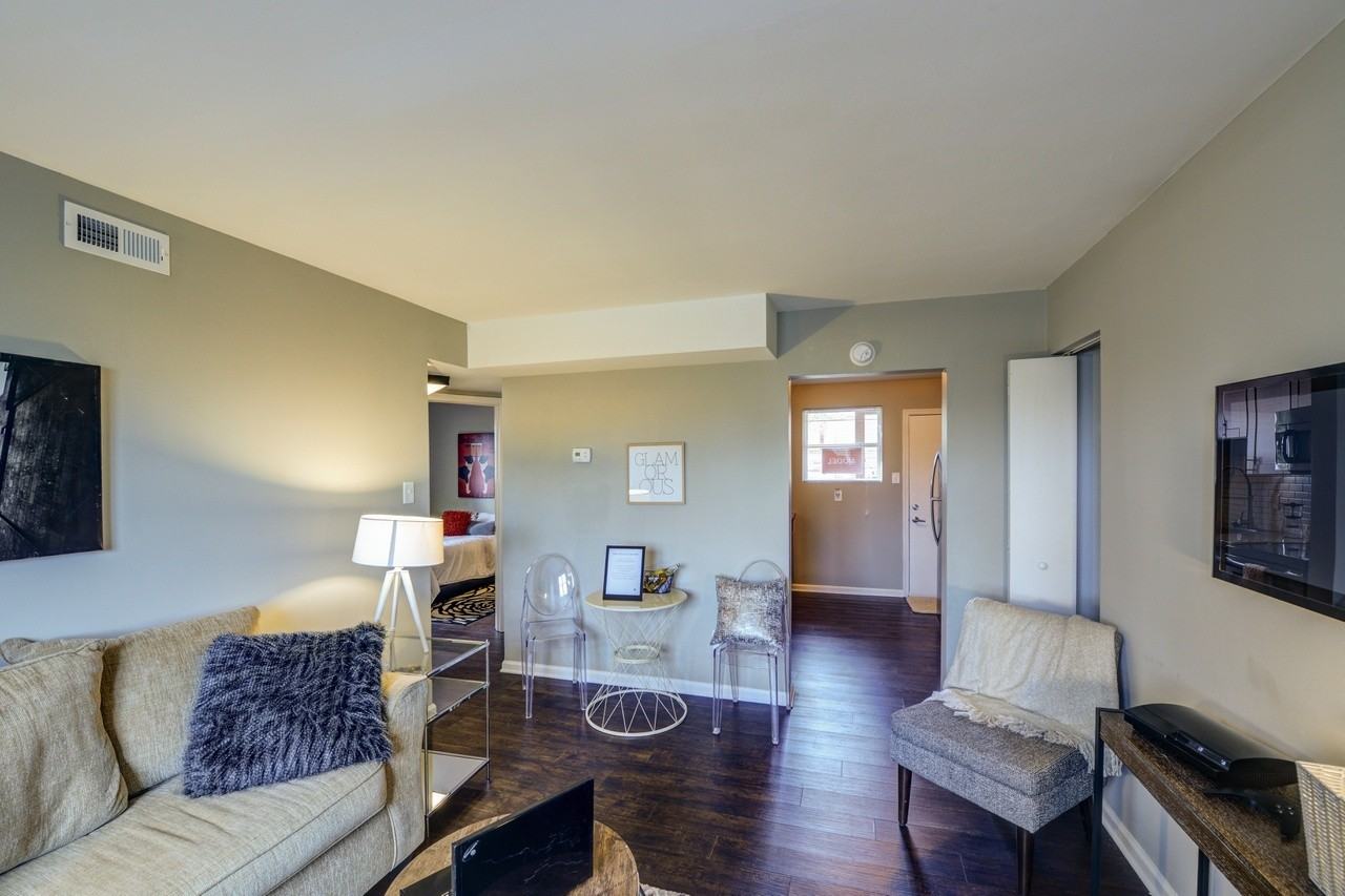301 S Granby St #A - Photo 4 of 13