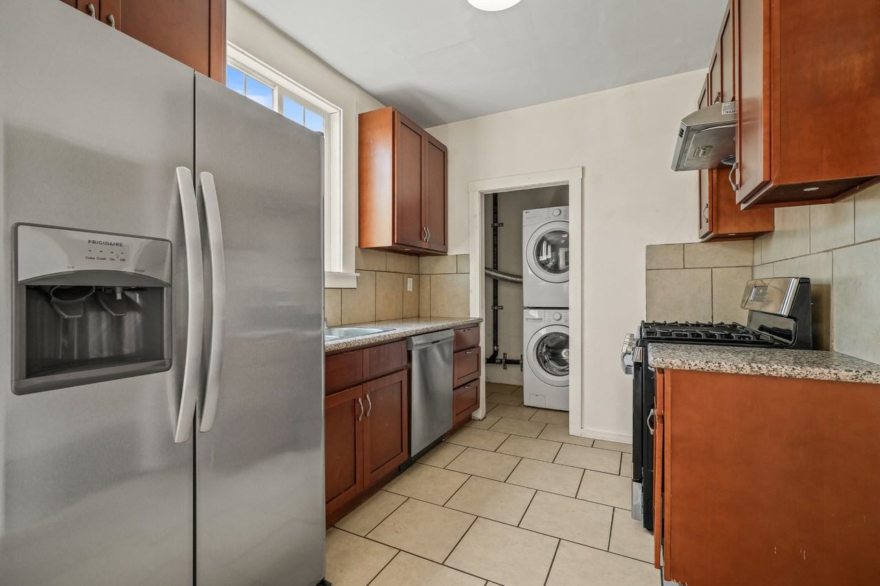 7 Clayton St - Photo 3 of 19