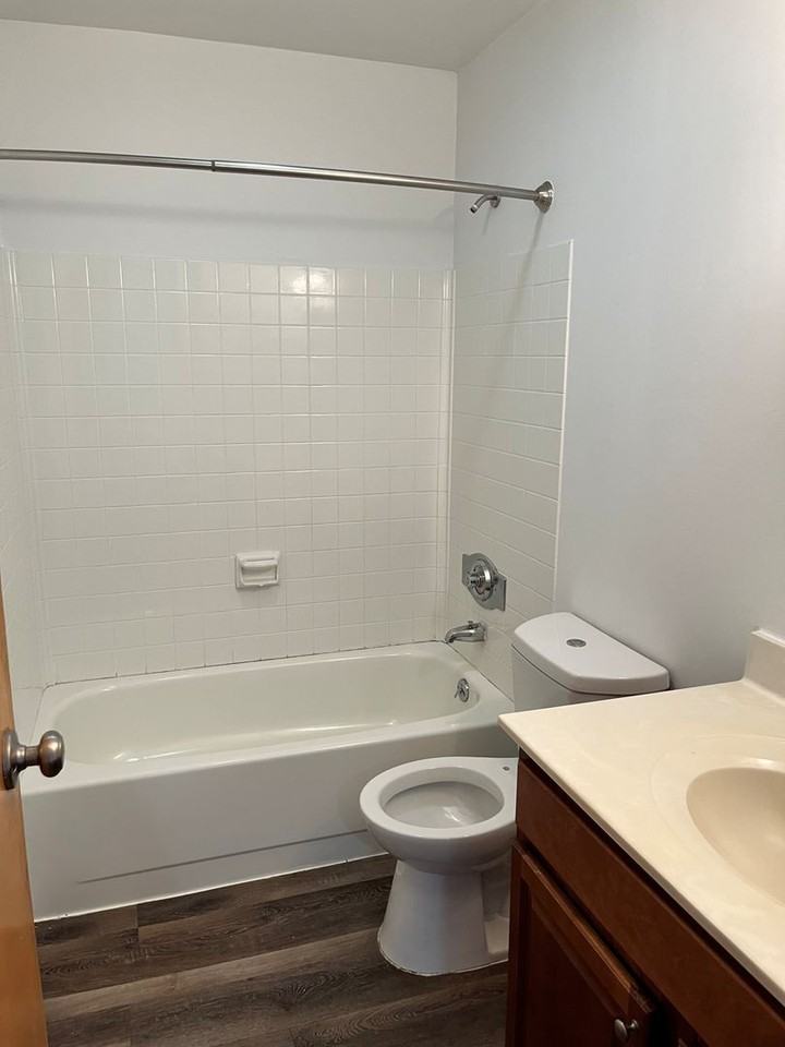 35 Willow St - Photo 4 of 8