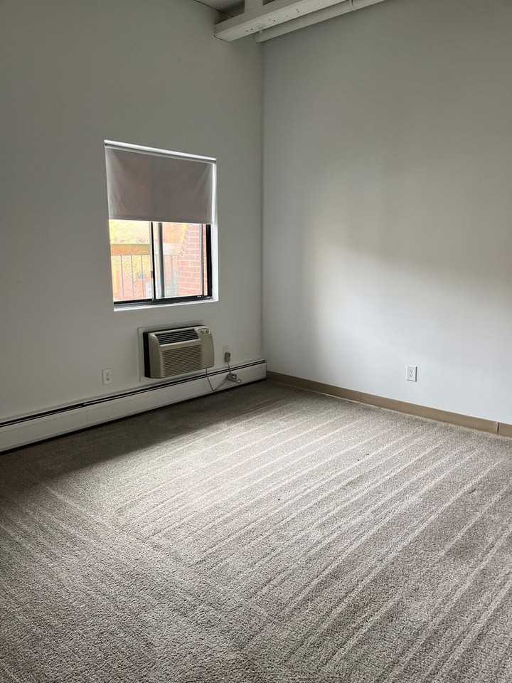 35 Willow St - Photo 6 of 8