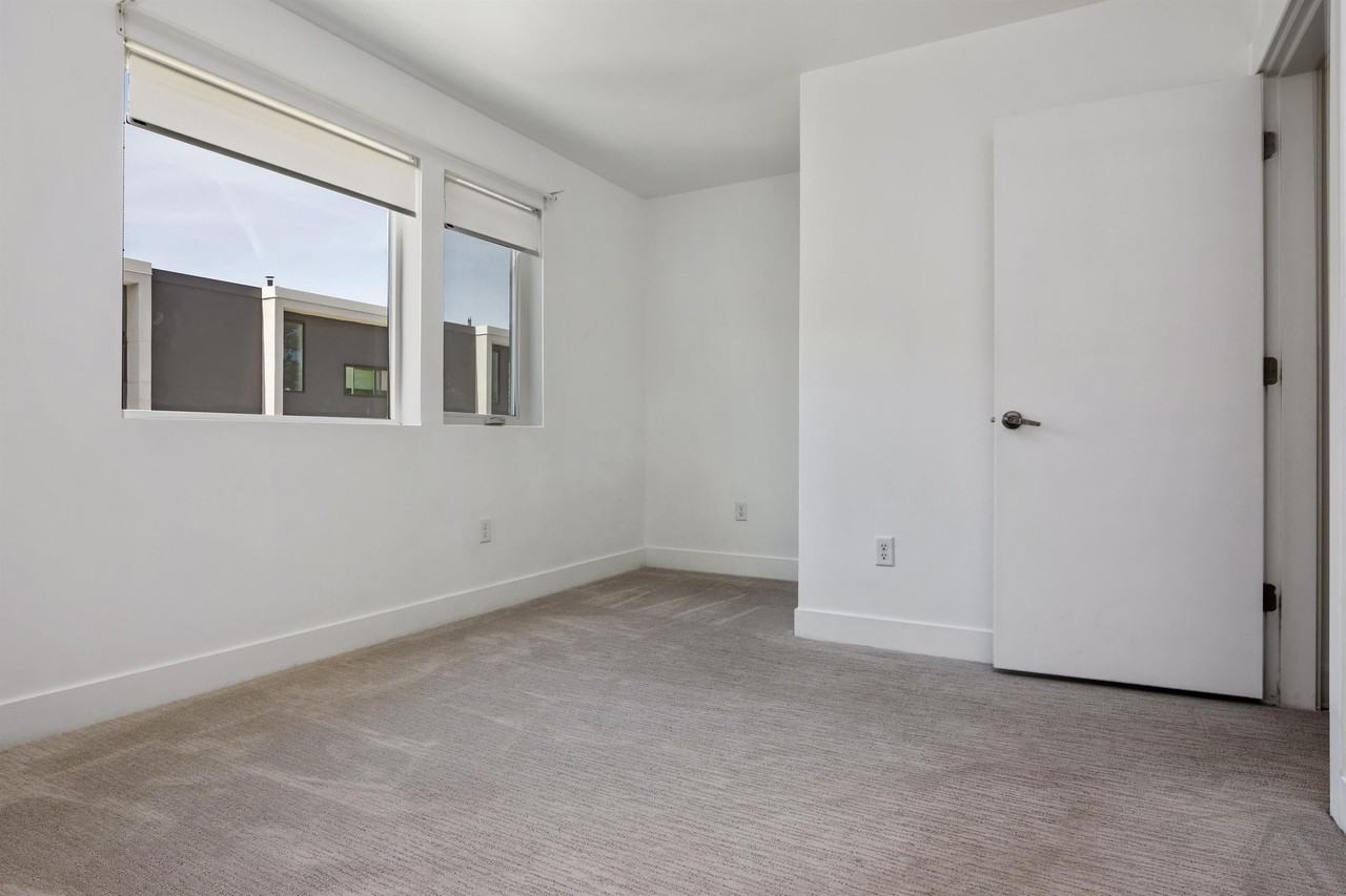 877 Southwest #210 - Photo 2 of 12