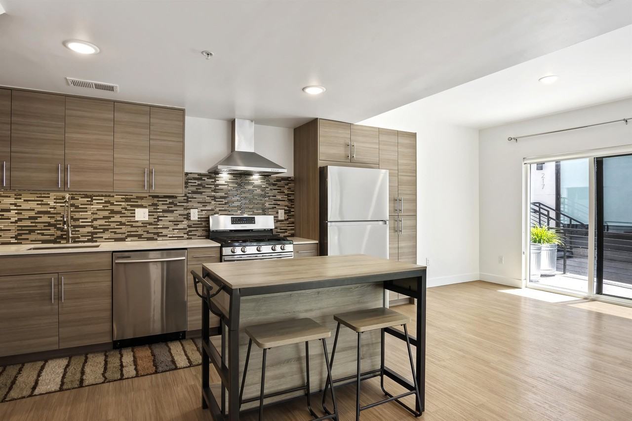 877 Southwest #210 - Photo 2 of 12