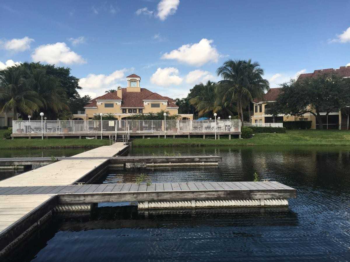 2460 Nwst #1701 - Photo 2 of 43