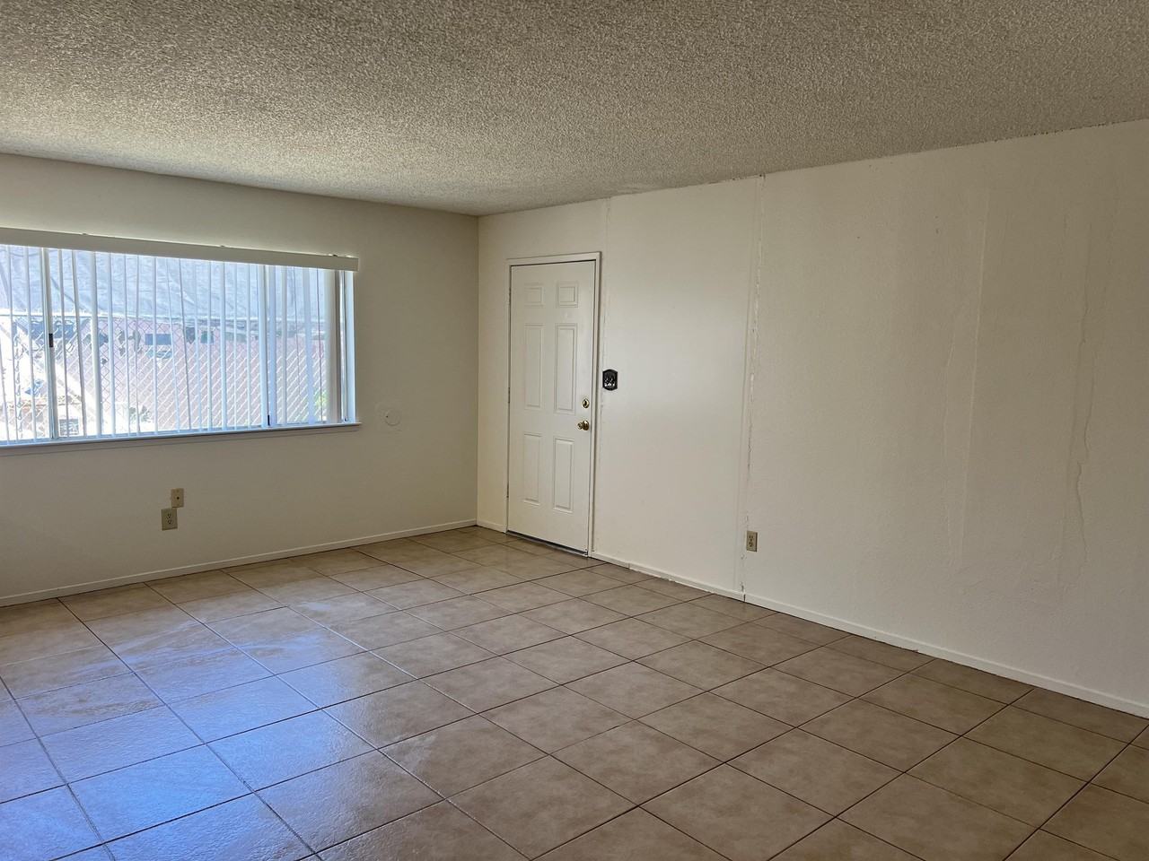 303 Fairfax Rd #B - Photo 3 of 12