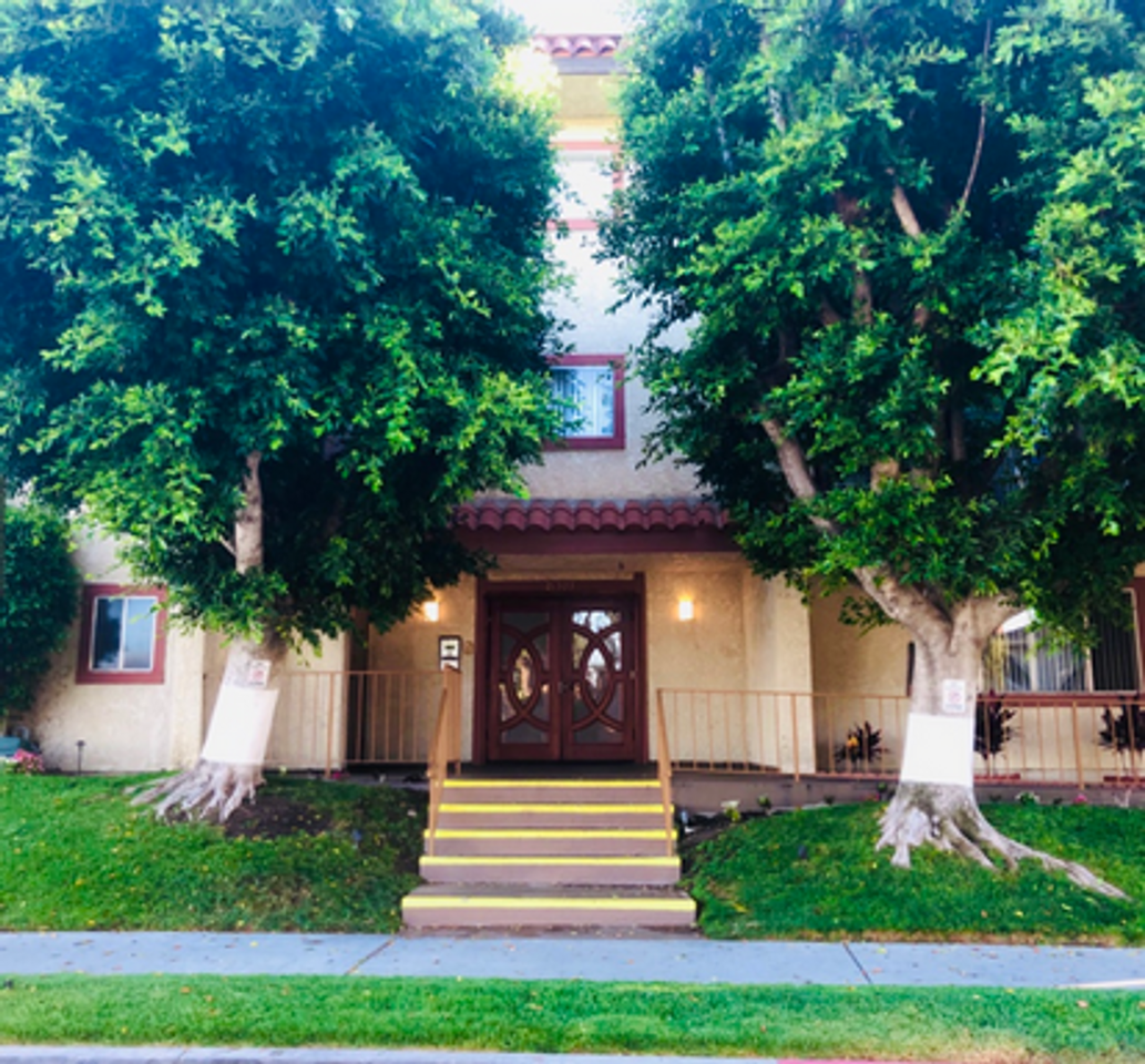 Lemarsh Chatsworth Apartments / 21323 Lemarsh - Photo 2 of 40