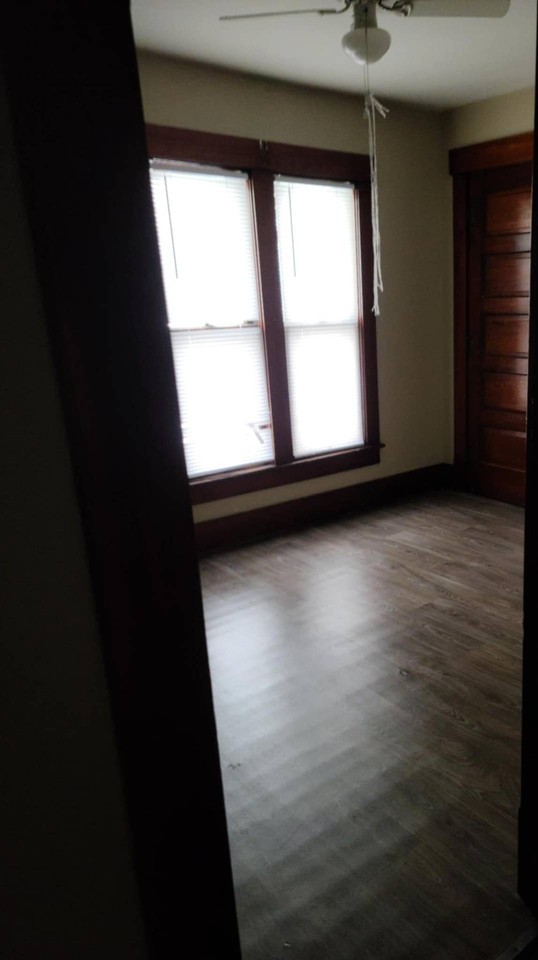 210 Nw 5th St - Photo 2 of 12