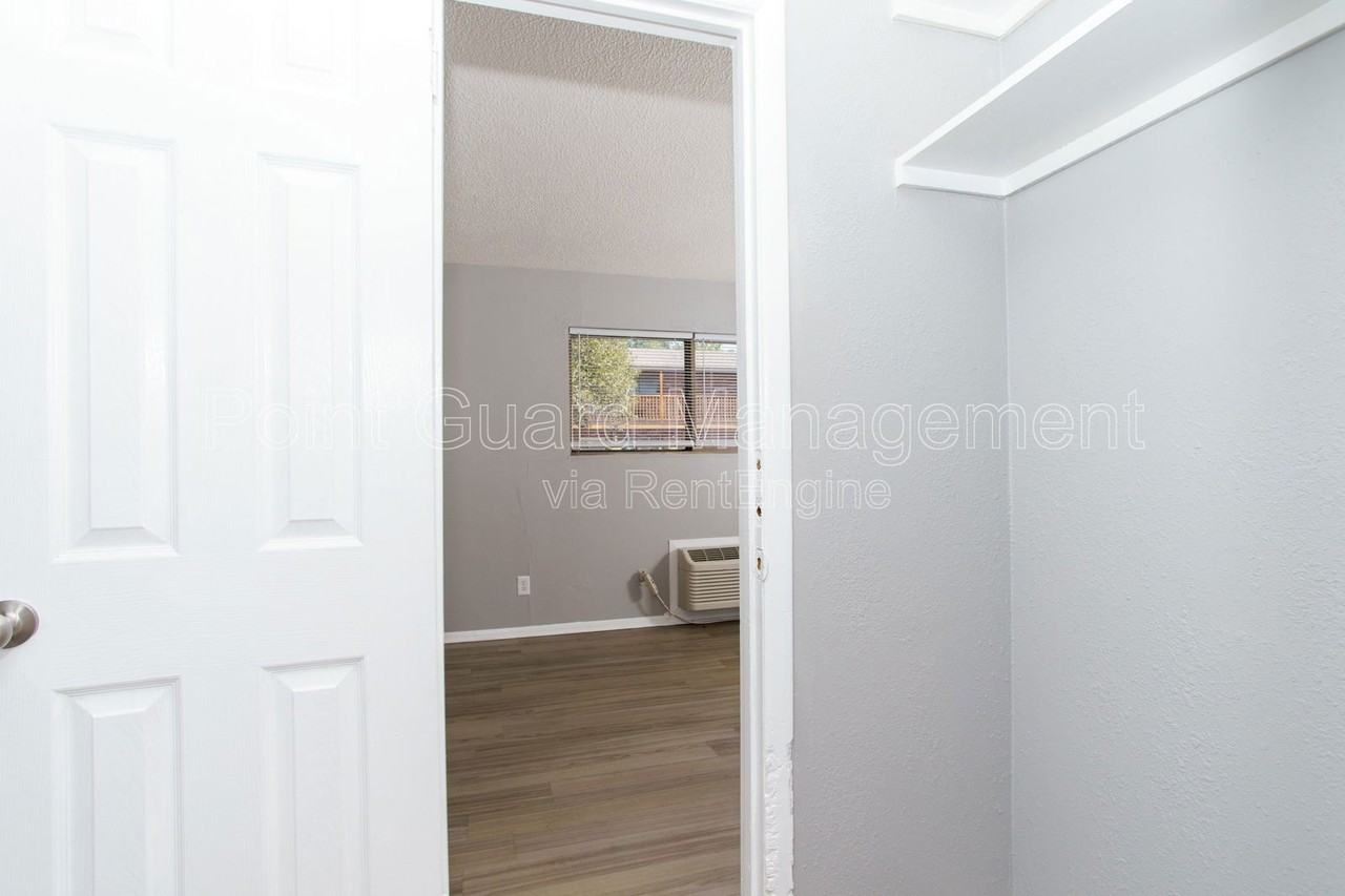 816 N West St #20 - Photo 7 of 13