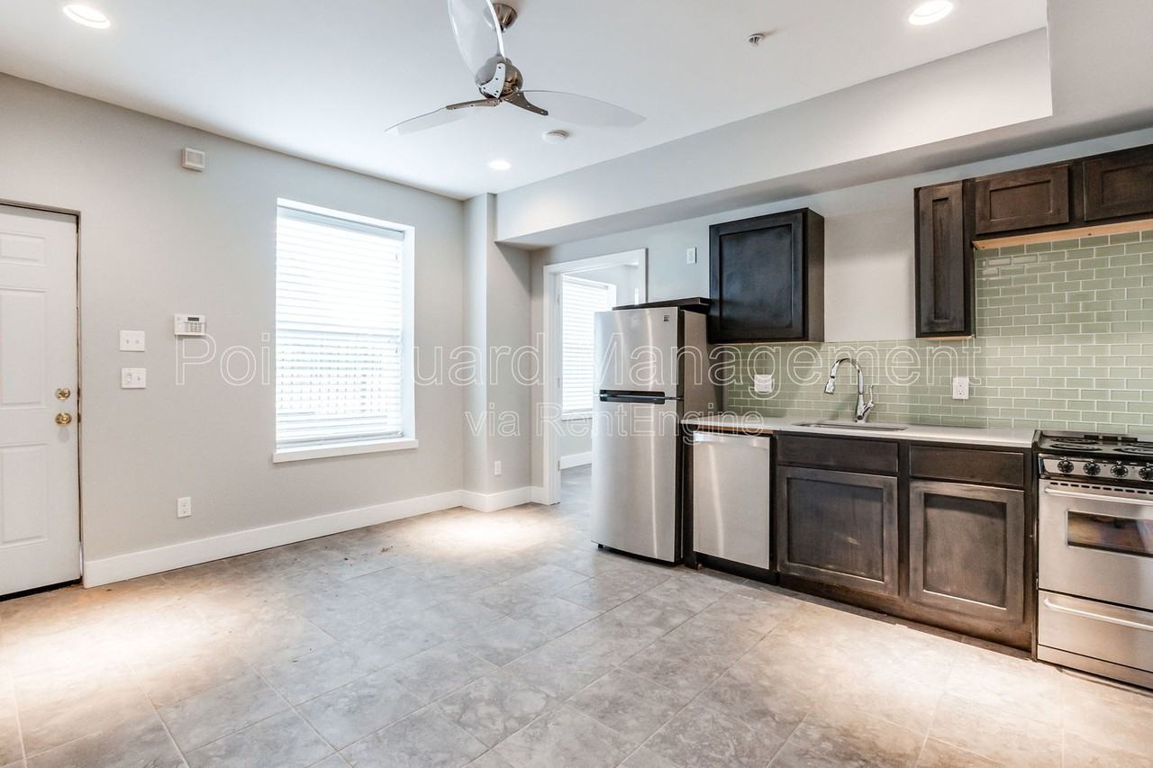 800 Nw 8th St #7 - Photo 4 of 44