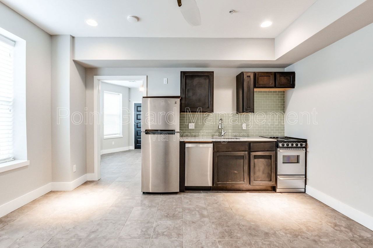 800 Nw 8th St #7 - Photo 5 of 44