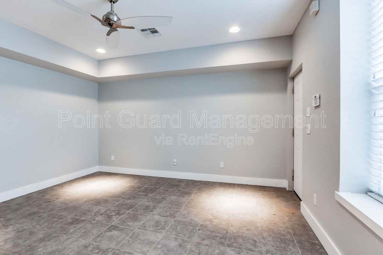 800 Nw 8th St #7 - Photo 7 of 44