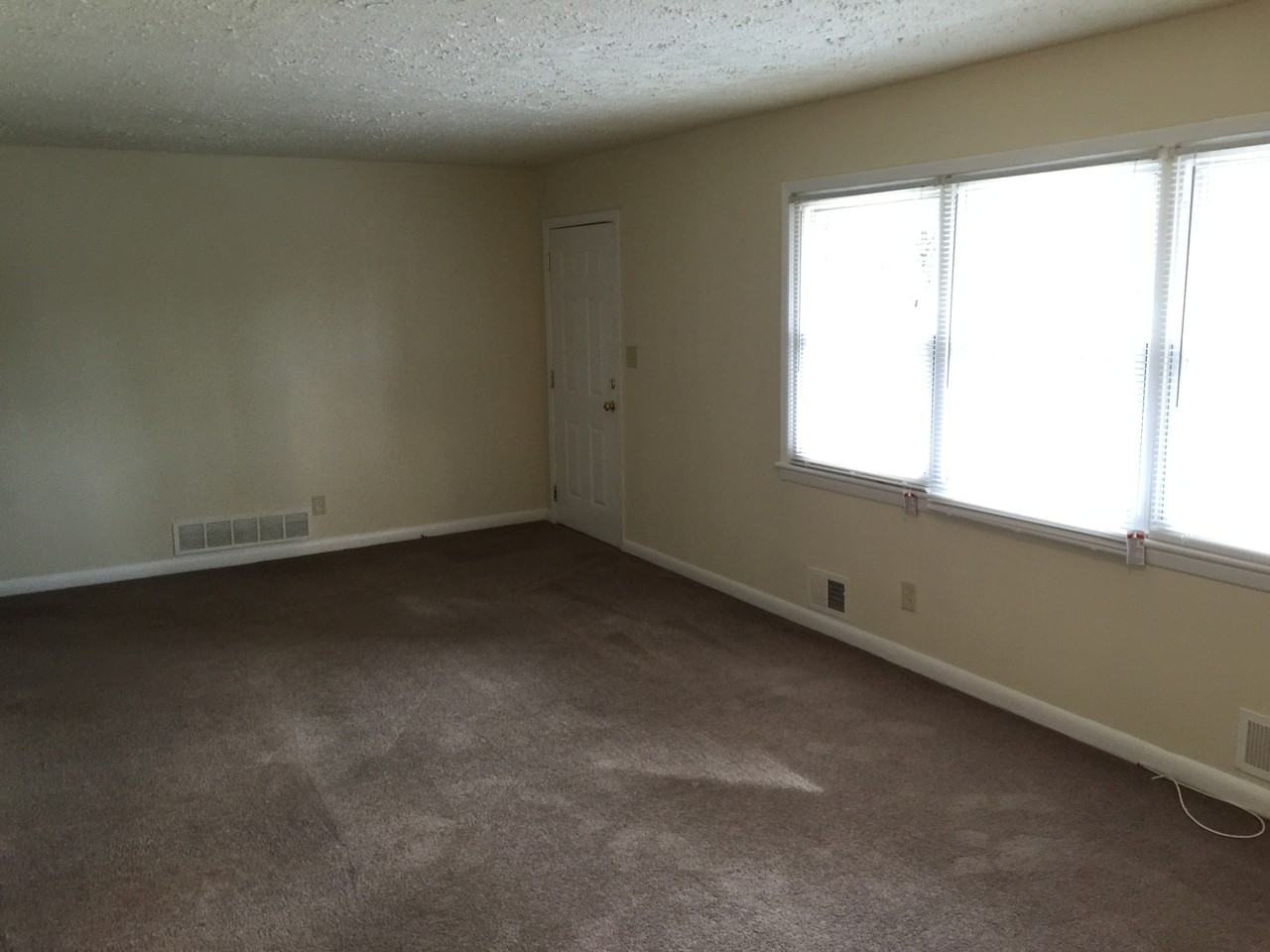 2151 Alan Dr SW - Photo 2 of 15