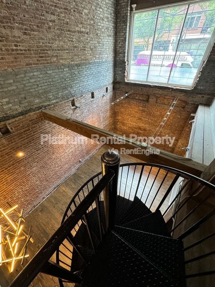 326 Nelson St Sw #208 - Photo 4 of 50